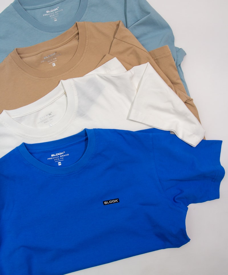 Camisetas en stack de colores