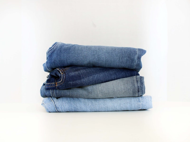 Jeans denim doblados